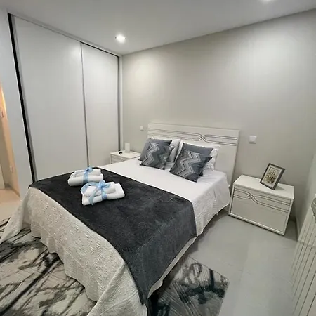 Casa Flores Ll Paredes de Coura